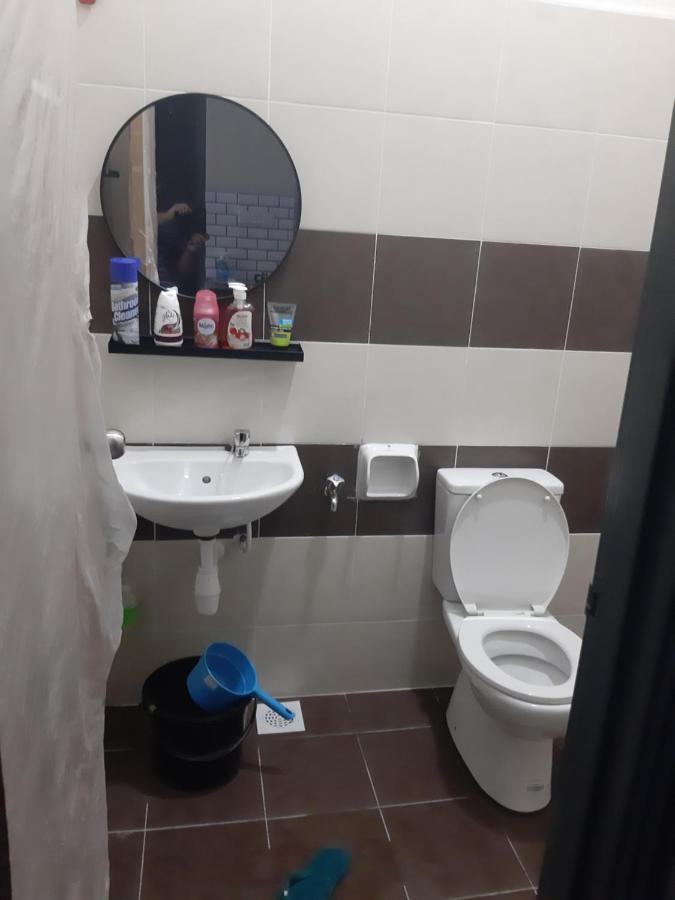 Rumah Armand Melaka 4Br Fully Aircond المظهر الخارجي الصورة