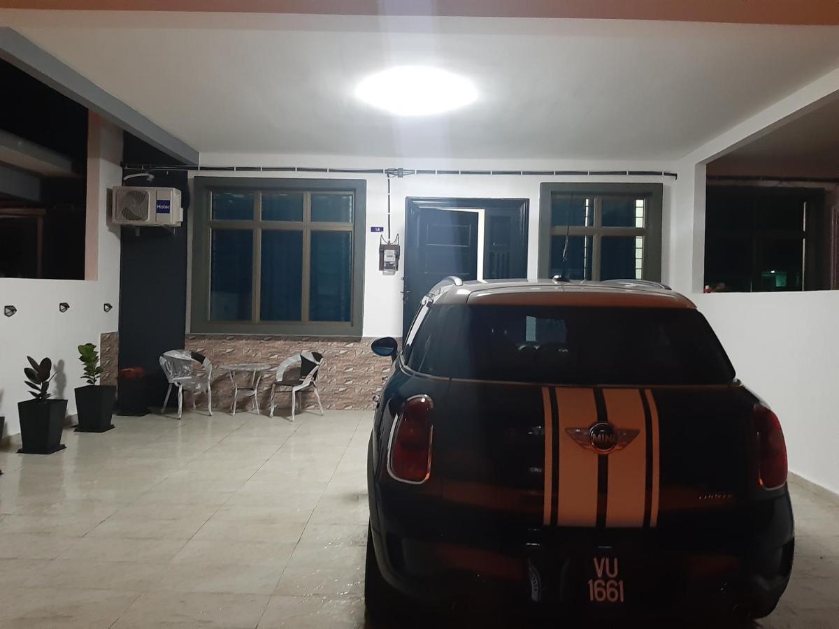 Rumah Armand Melaka 4Br Fully Aircond المظهر الخارجي الصورة