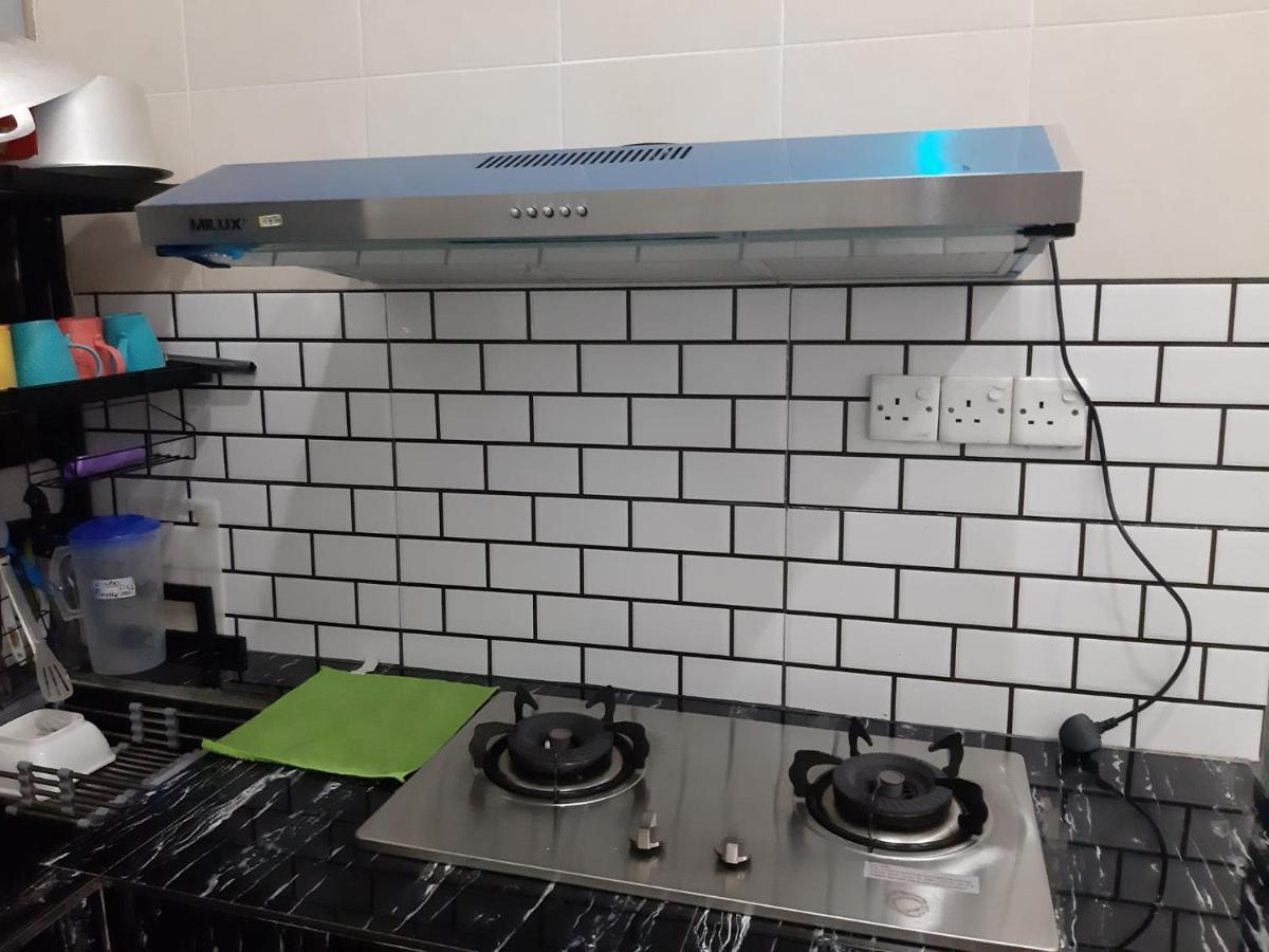 Rumah Armand Melaka 4Br Fully Aircond المظهر الخارجي الصورة