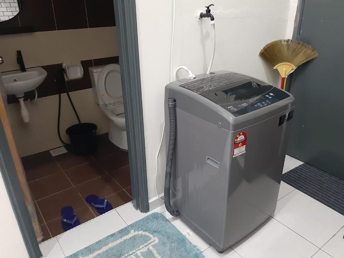 Rumah Armand Melaka 4Br Fully Aircond المظهر الخارجي الصورة