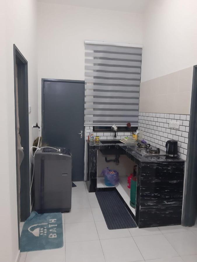 Rumah Armand Melaka 4Br Fully Aircond المظهر الخارجي الصورة